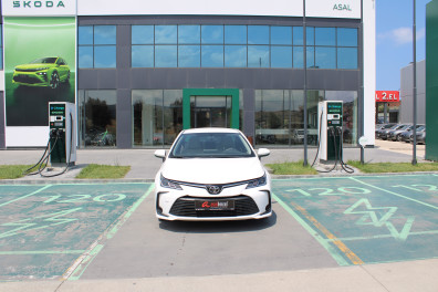 Toyota Corolla 1.5 VİSİON  2021 Model Otomatik Vites