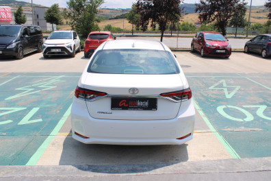 Toyota Corolla 1.5 VİSİON  2021 Model Otomatik Vites