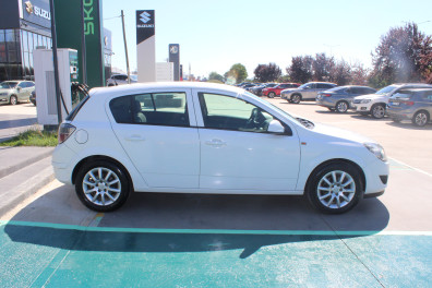 Opel Astra 1.3CDTİ ESSENTİA 2011 Model Otomatik Vites