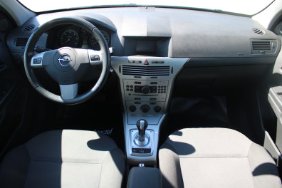 Opel Astra 1.3CDTİ ESSENTİA 2011 Model Otomatik Vites