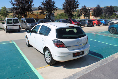 Opel Astra 1.3CDTİ ESSENTİA 2011 Model Otomatik Vites