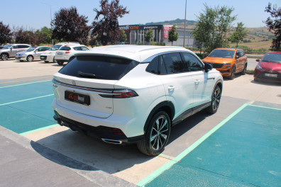 MG HS 1.5T-GDİ LUXURY  2024 Model Otomatik Vites