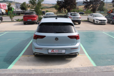 Volkswagen Golf 1.5 e-TSİ STYLE AT 2025 Model Otomatik Vites