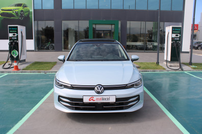 Volkswagen Golf 1.5 e-TSİ STYLE AT 2025 Model Otomatik Vites