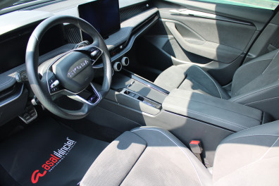 Skoda Superb 1.5 PLUG İN HYBRİD AT 2025 Model Otomatik Vites