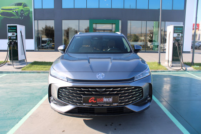 MG HS 1.5 PLUG İN HYBRİD LUXURY AT 2024 Model Otomatik Vites