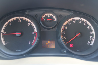 Opel Corsa 1.3 CDTi ESSENTİA MT 2014 Model Düz Vites