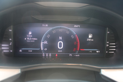 Skoda Kamiq 1.5 TSİ PREMİUM AT CAMTAVAN 2022 Model Otomatik Vites