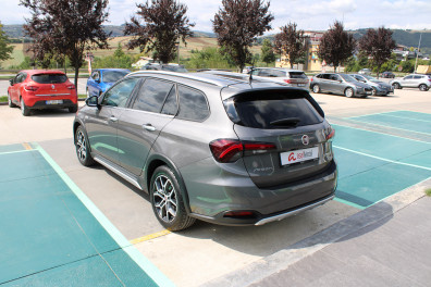 Fiat Egea  CROSS 1.6MJET WAGON LOUNGE 2022 Model Otomatik Vites