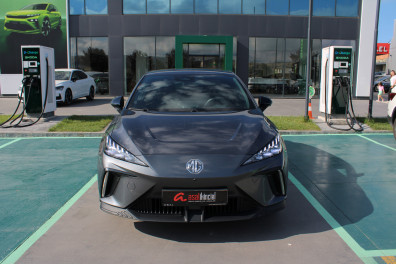 MG MG4 64 KWSA LUXURY 2023 Model Otomatik Vites