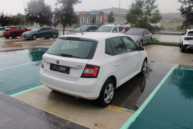 Skoda Fabia 1.0 AMBİTİON 2015 Model Düz Vites