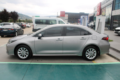 Toyota Corolla  1.8 HYBRİD DREAM 2020 Model Otomatik Vites