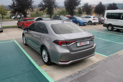 Toyota Corolla  1.8 HYBRİD DREAM 2020 Model Otomatik Vites
