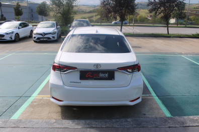 Toyota Corolla 1.5 VİSİON  2022 Model Düz Vites
