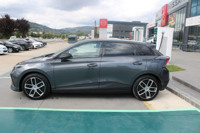 MG MG4 64KWSA LUXURY  2023 Model Otomatik Vites