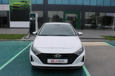 Hyundai i20  1.4MPİ STYLE 2021 Model Otomatik Vites