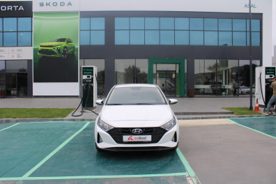 Hyundai i20  1.4MPİ STYLE 2021 Model Otomatik Vites