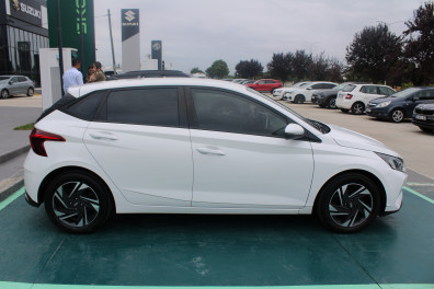 Hyundai i20  1.4MPİ STYLE 2021 Model Otomatik Vites