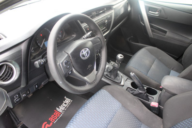Toyota Auris 1.33 LİFE 2015 Model Düz Vites