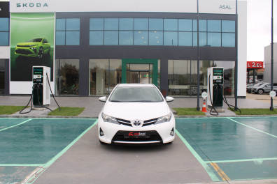 Toyota Auris 1.33 LİFE 2015 Model Düz Vites