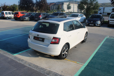 Skoda Fabia 1.2TSİ STYLE CAM TAVAN 2015 Model Otomatik Vites