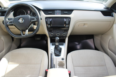 Skoda Octavia 1.6TDİ STYLE SUNROOF 2015 Model Otomatik Vites