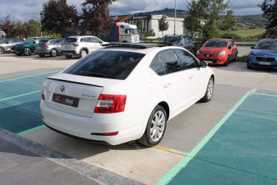 Skoda Octavia 1.6TDİ STYLE SUNROOF 2015 Model Otomatik Vites