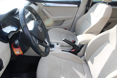 Skoda Octavia 1.6TDİ STYLE SUNROOF 2015 Model Otomatik Vites