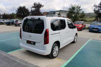 Opel Combo 1.5D ULTİMATE 2023 Model Otomatik Vites