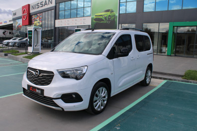 Opel Combo 1.5D ULTİMATE 2023 Model Otomatik Vites