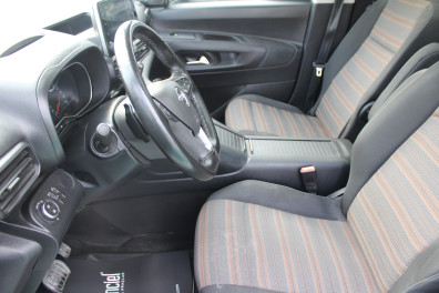 Opel Combo 1.5D ULTİMATE 2023 Model Otomatik Vites