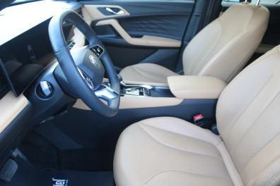 MG HS 1.5 PLUG-İN LUXURY 2024 Model Otomatik Vites