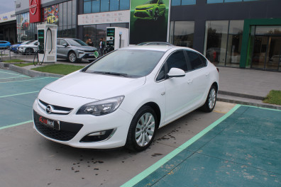 Opel Astra  1.4T EDİTİON PLUS 2020 Model Düz Vites