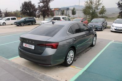 Skoda Octavia 1.5 MHEV PREMİUM 2025 Model Otomatik Vites