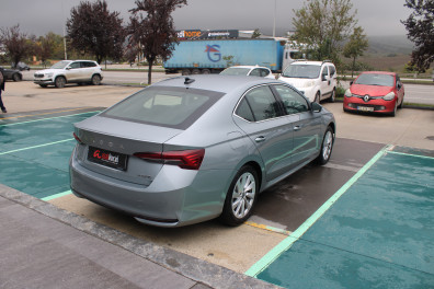 Skoda Octavia  1.5 MHEV PREMİUM 2026 Model Otomatik Vites