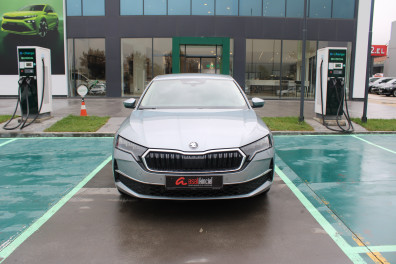 Skoda Octavia  1.5 MHEV PREMİUM 2026 Model Otomatik Vites