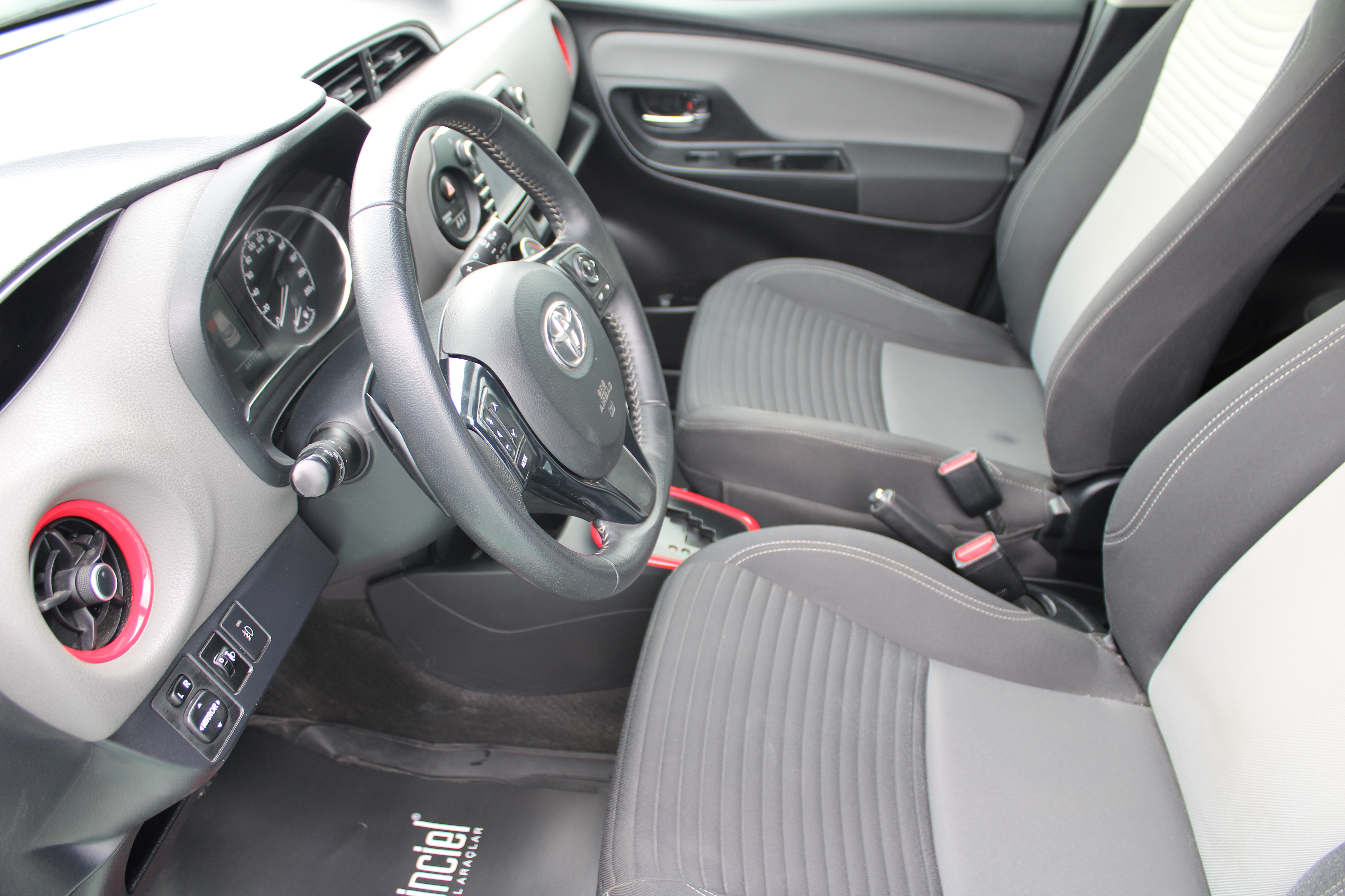 Toyota Yaris 1.5 FUN SPECİAL 2017 Model Otomatik Vites